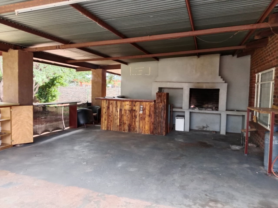 To Let 4 Bedroom Property for Rent in Kuruman Northern Cape